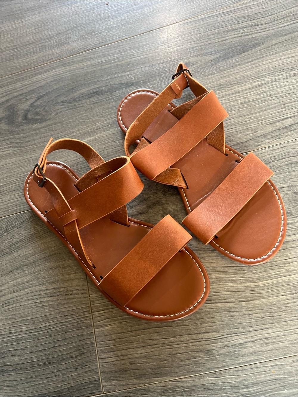 Source Unknown Brown Leather Strappy Flat Sandals